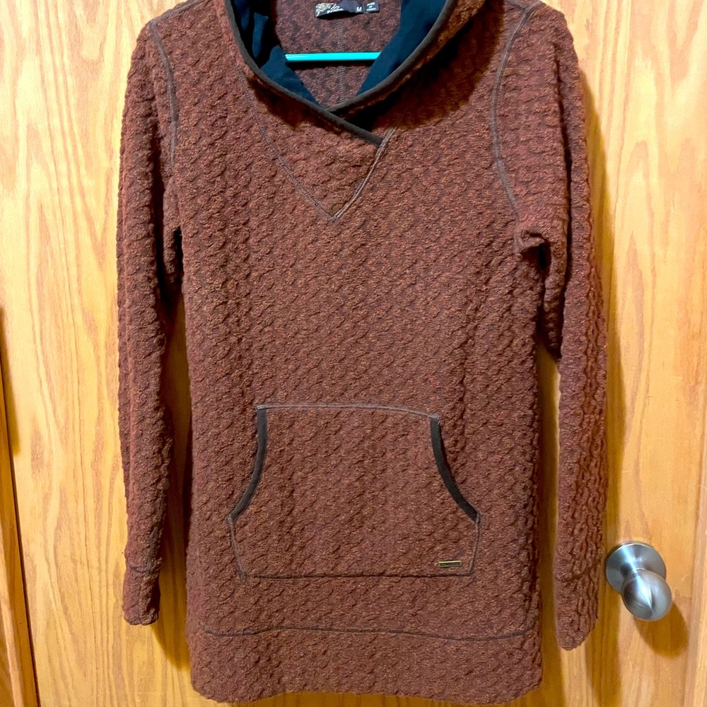 Gorgeous hooded sweater